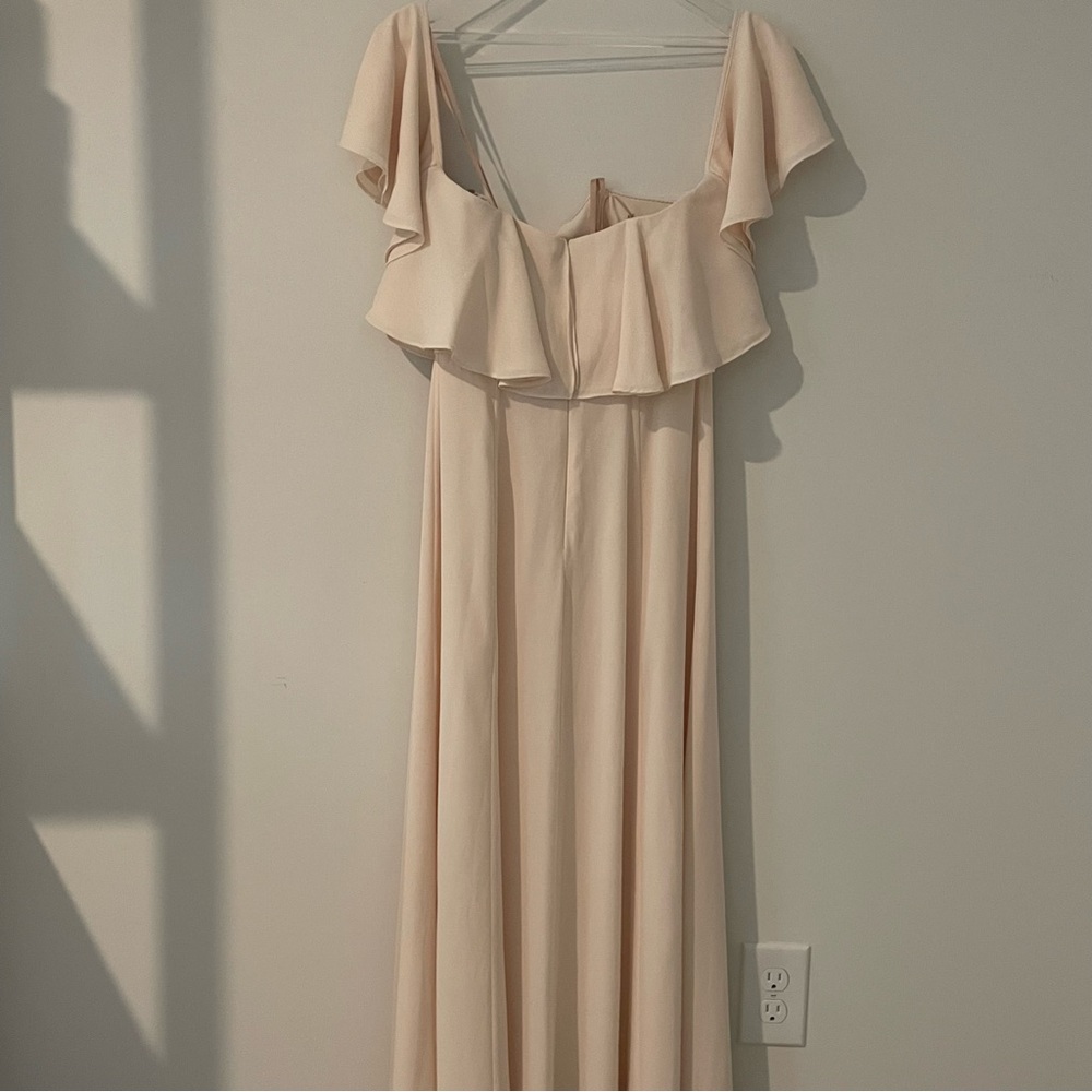 Fame and Partners Cream Gown Off the Shoulder Fitted Waist Size M High Slit - Picture 12 of 16
